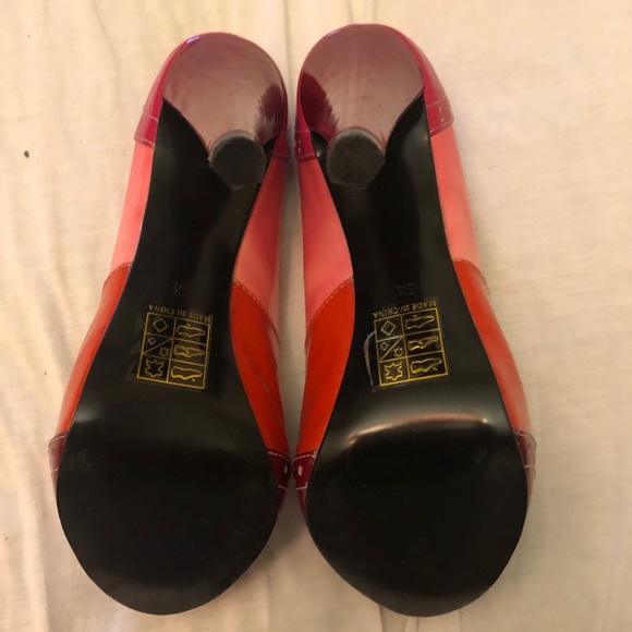 N.Y.L.A. Wingtip Platform Pumps/ Heals. Size 5 1/2. - Picture 4 of 6